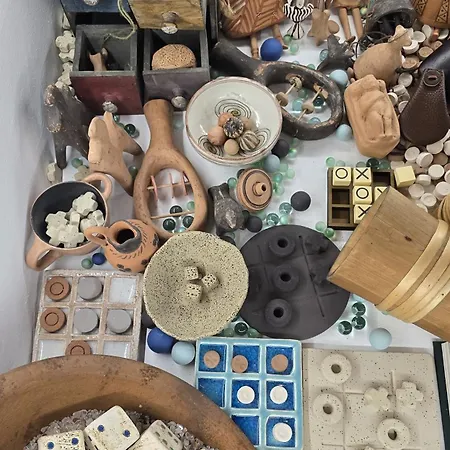 Tris Ex - Dice Museum Pensión *